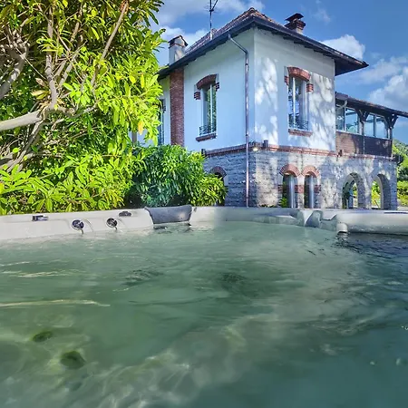 Velia Villa Lierna